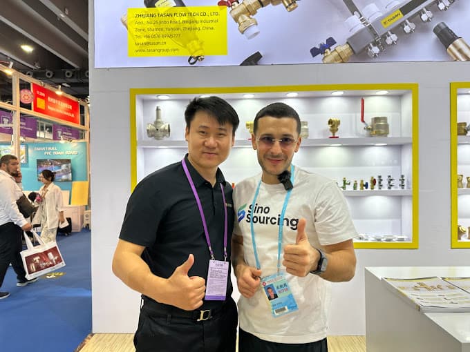 Équipe Sino Incubator à la Foire de Canton